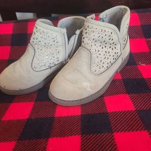 Girls shoes